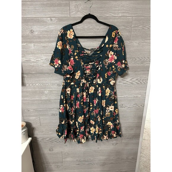 Torrid 2 Dress Real Green Floral Challis‎ Tiered Skater Corset Back Plus Strappy - Picture 3 of 10